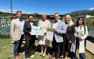 „Gesunde Kinderbetreuung“ in St. Georgen: Vizebgm. Markus Wutscher, Landesrätin Beate Prettner, Brigitte Wulz (GF der LKH-Zwerge im Lavanttal), Bgm. Karl Markut, Bundesrätin Claudia Arpa und Gabriela Zwipp von der Unterabteilung Gesundheitsförderung (von links) Fotohinweis: Büro LR.in Prettner